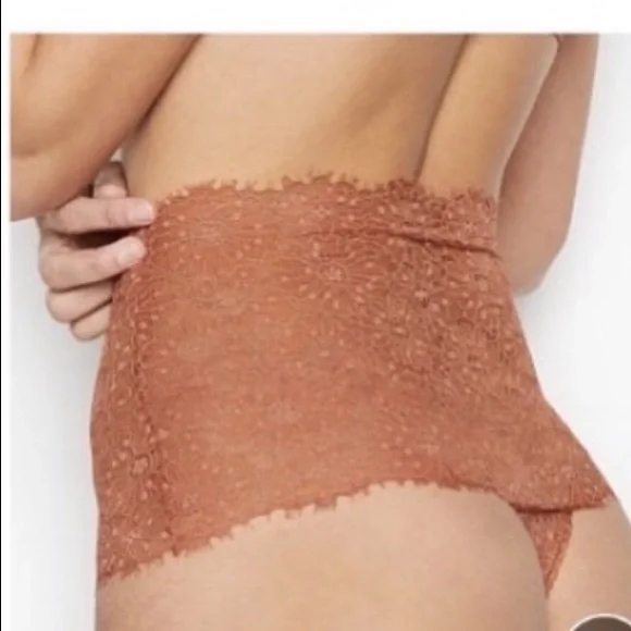 VICTORIA’S SECRET BRALETTE SET - Picture 8 of 11